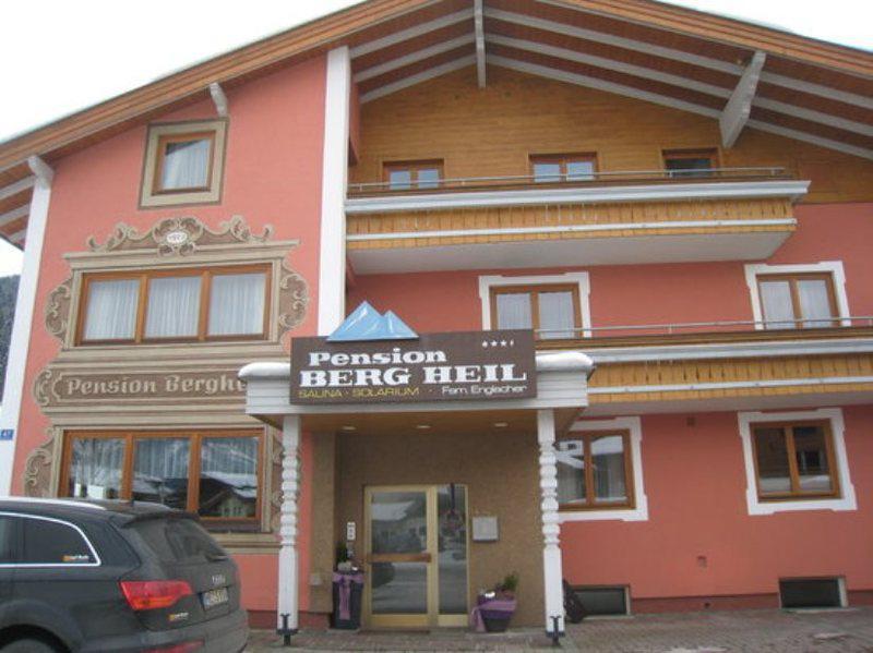 Pension Bergheil Kaprun Bagian luar foto